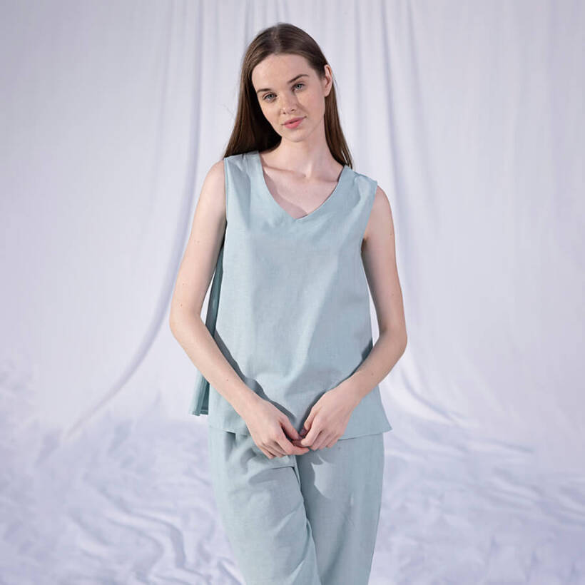 Penelope by Serli Keçoğlu Keten V Yaka Kolsuz Bluz Mint L-XL