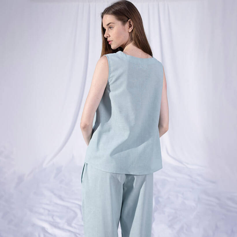 Penelope by Serli Keçoğlu Keten V Yaka Kolsuz Bluz Mint S-M