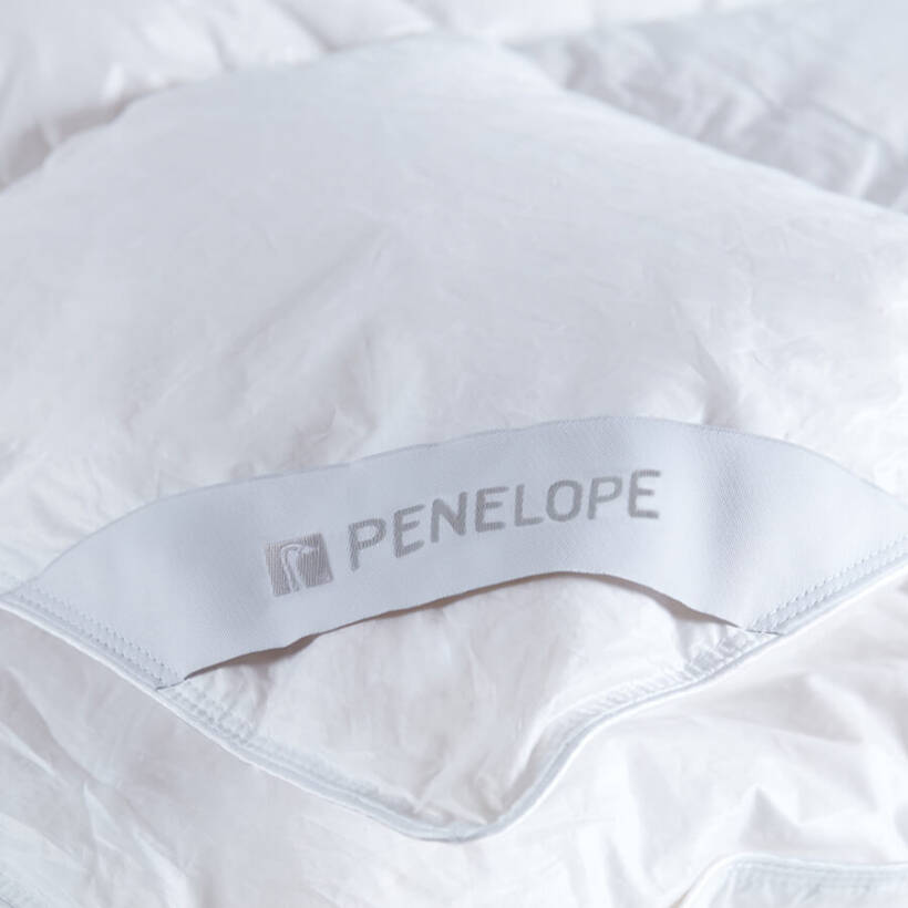 Penelope Gold 13.5 TOG Goose Down Duvet Single 155x215 cm